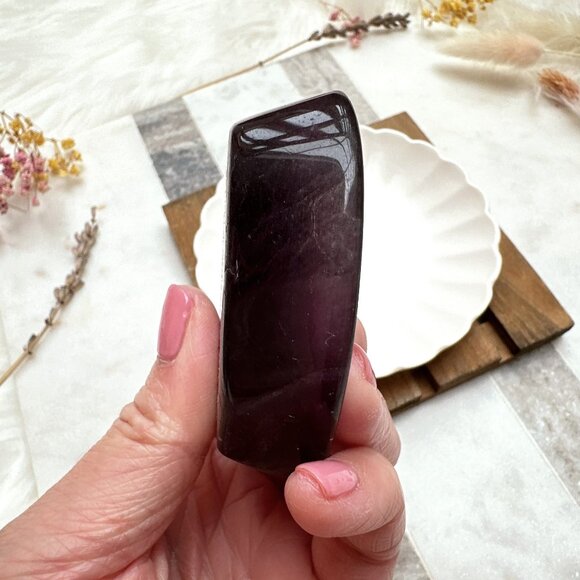 Cute Small Fluorite Heart Bowl - Picture 7 of 9